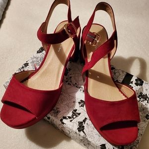 *KENSIE PLATFORM* Sandal